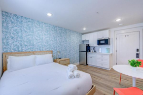 Midnight Tropics Studio Apartment